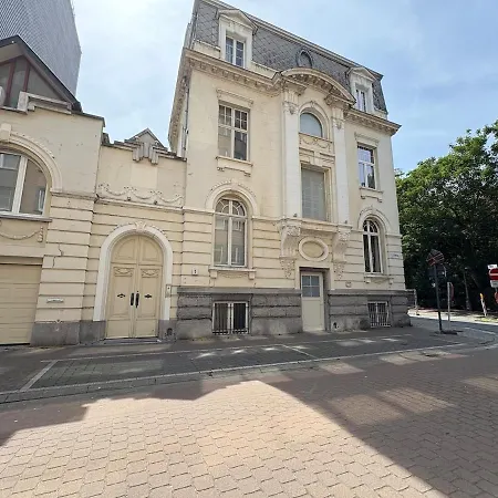 La Ruche Nocleg ze śniadaniem *