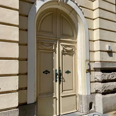 La Ruche Nocleg ze śniadaniem *